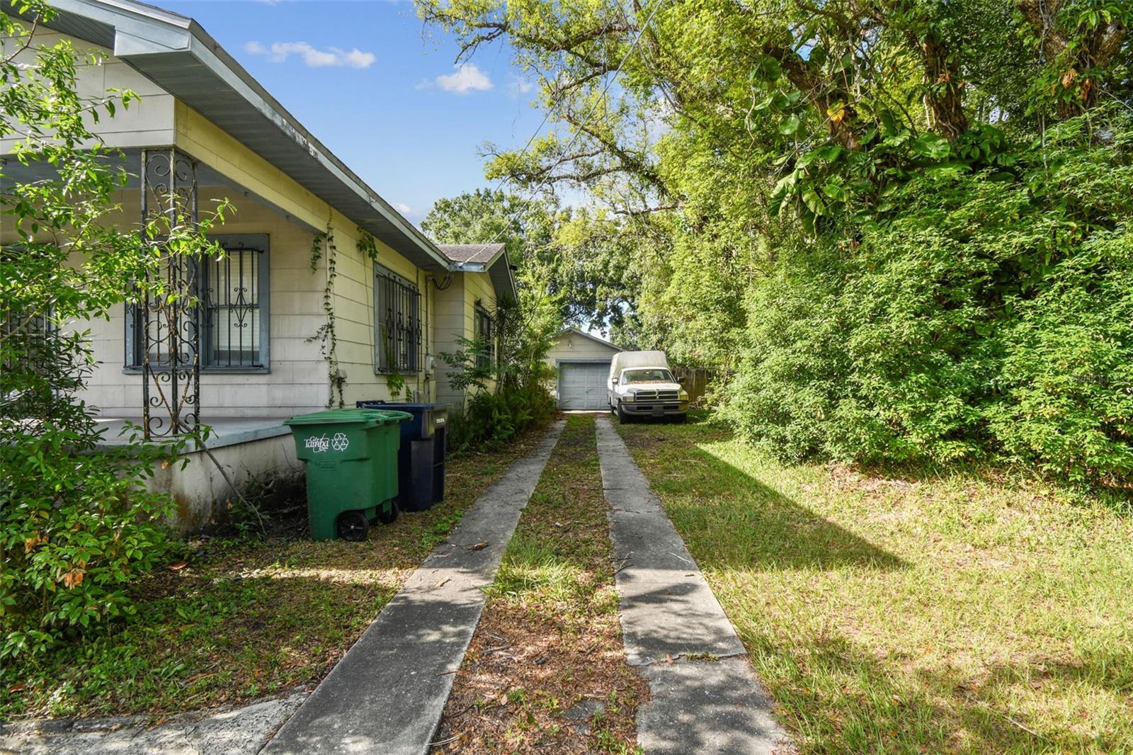 702 W VIRGINIA AVE — photo 4