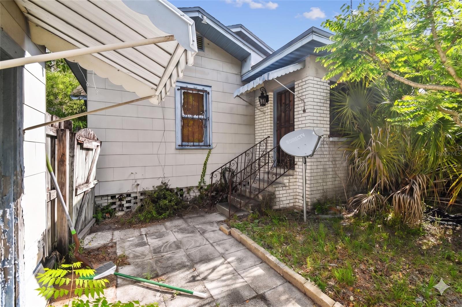 702 W VIRGINIA AVE — photo 11