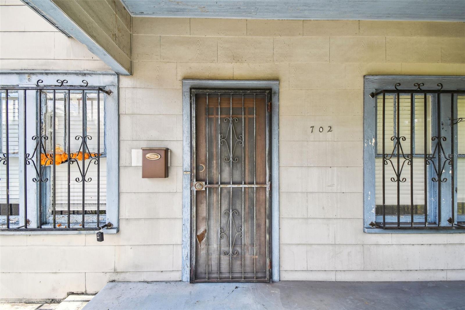 702 W VIRGINIA AVE — photo 17
