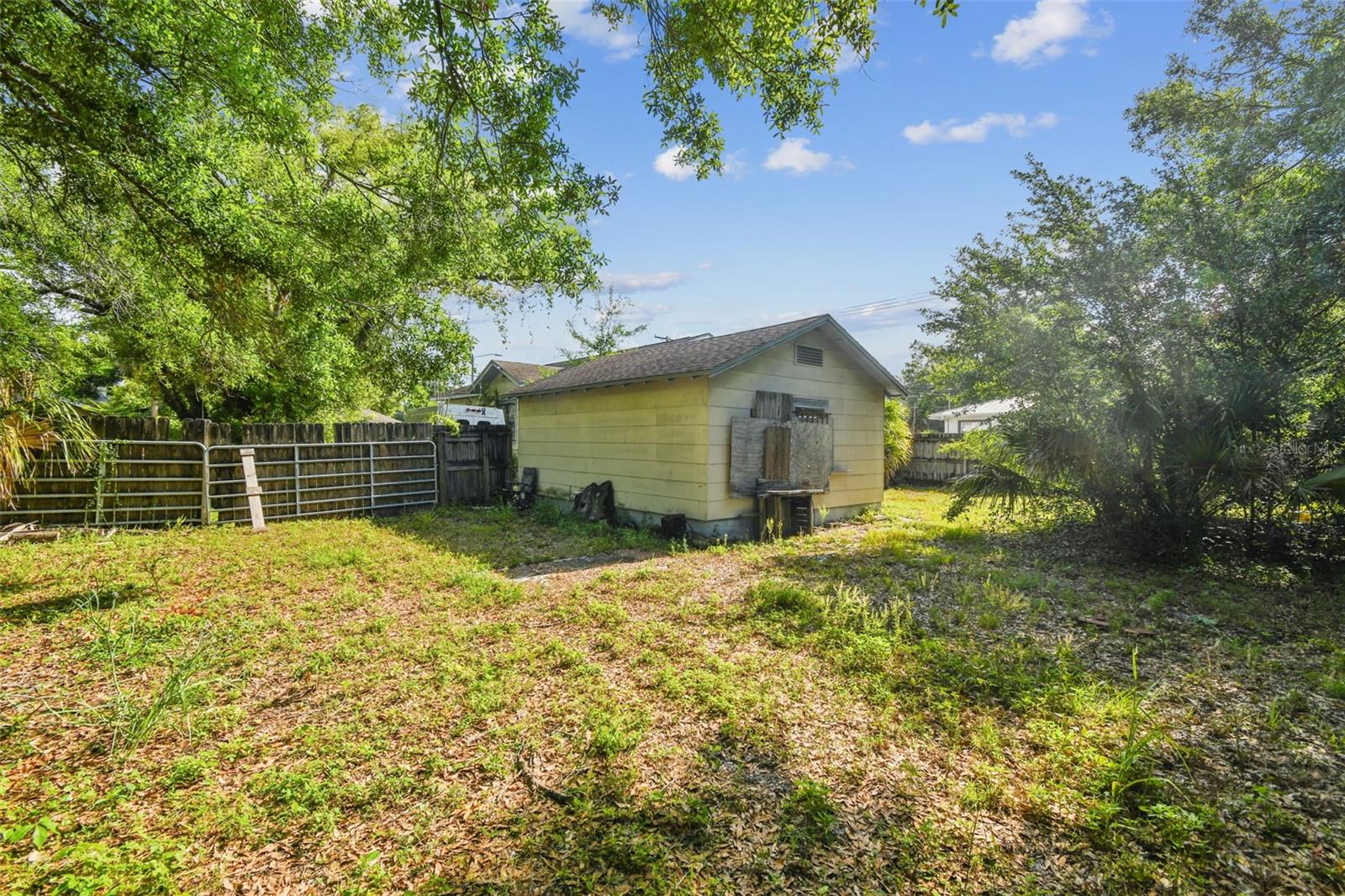 702 W VIRGINIA AVE — photo 15