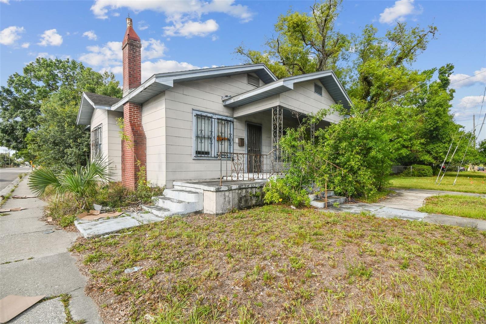 702 W VIRGINIA AVE — photo 3