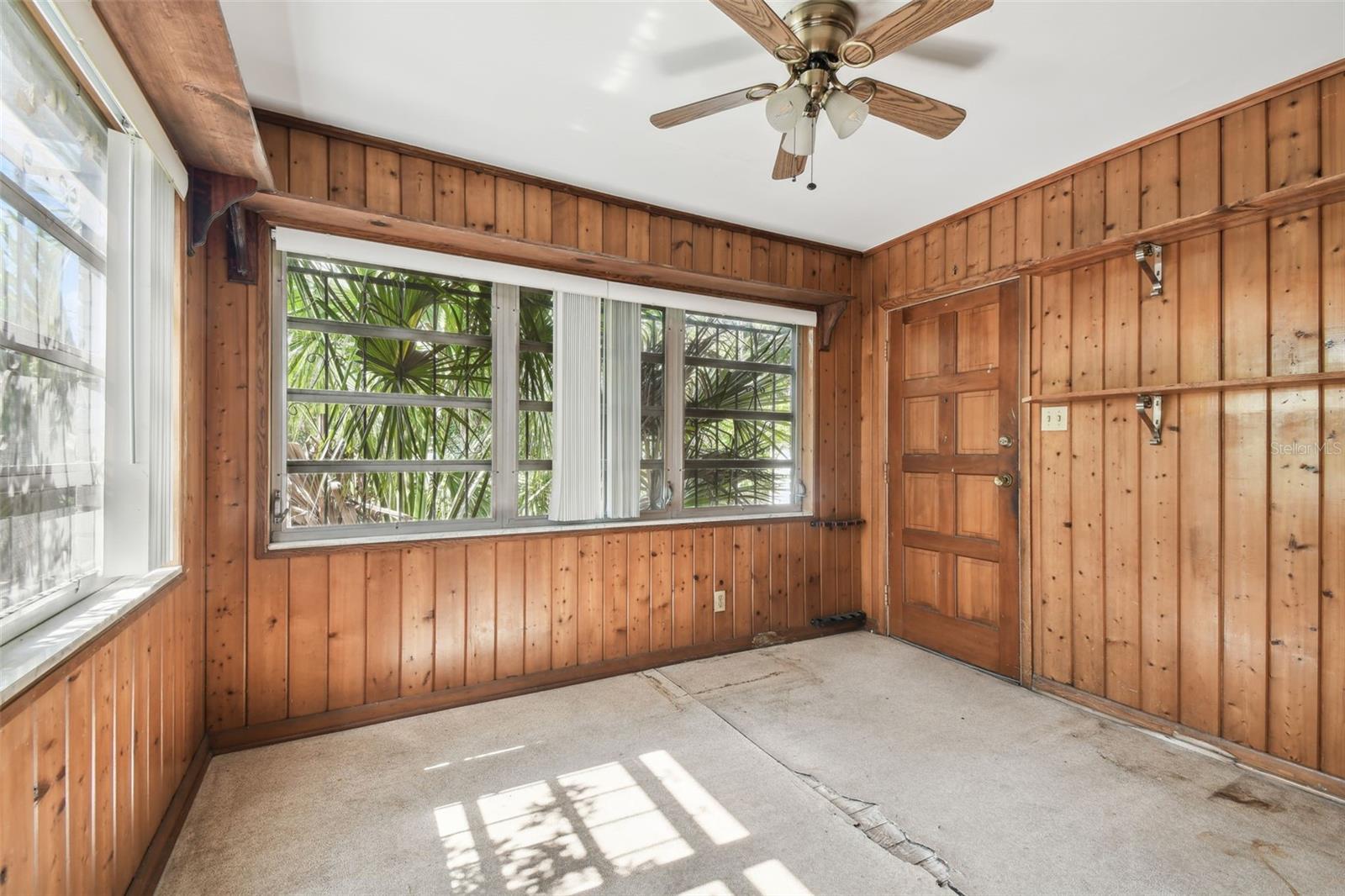702 W VIRGINIA AVE — photo 51