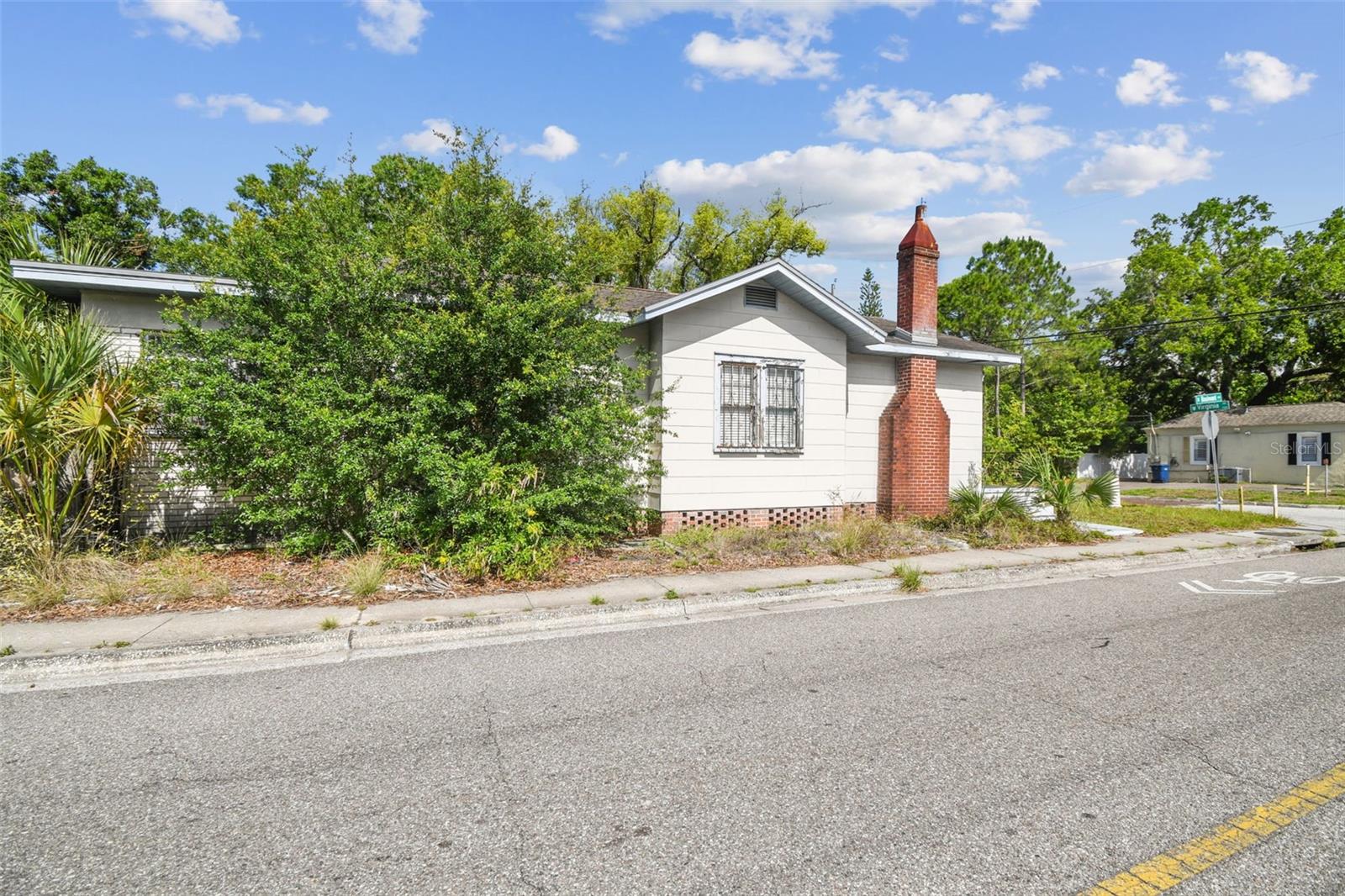 702 W VIRGINIA AVE — photo 60