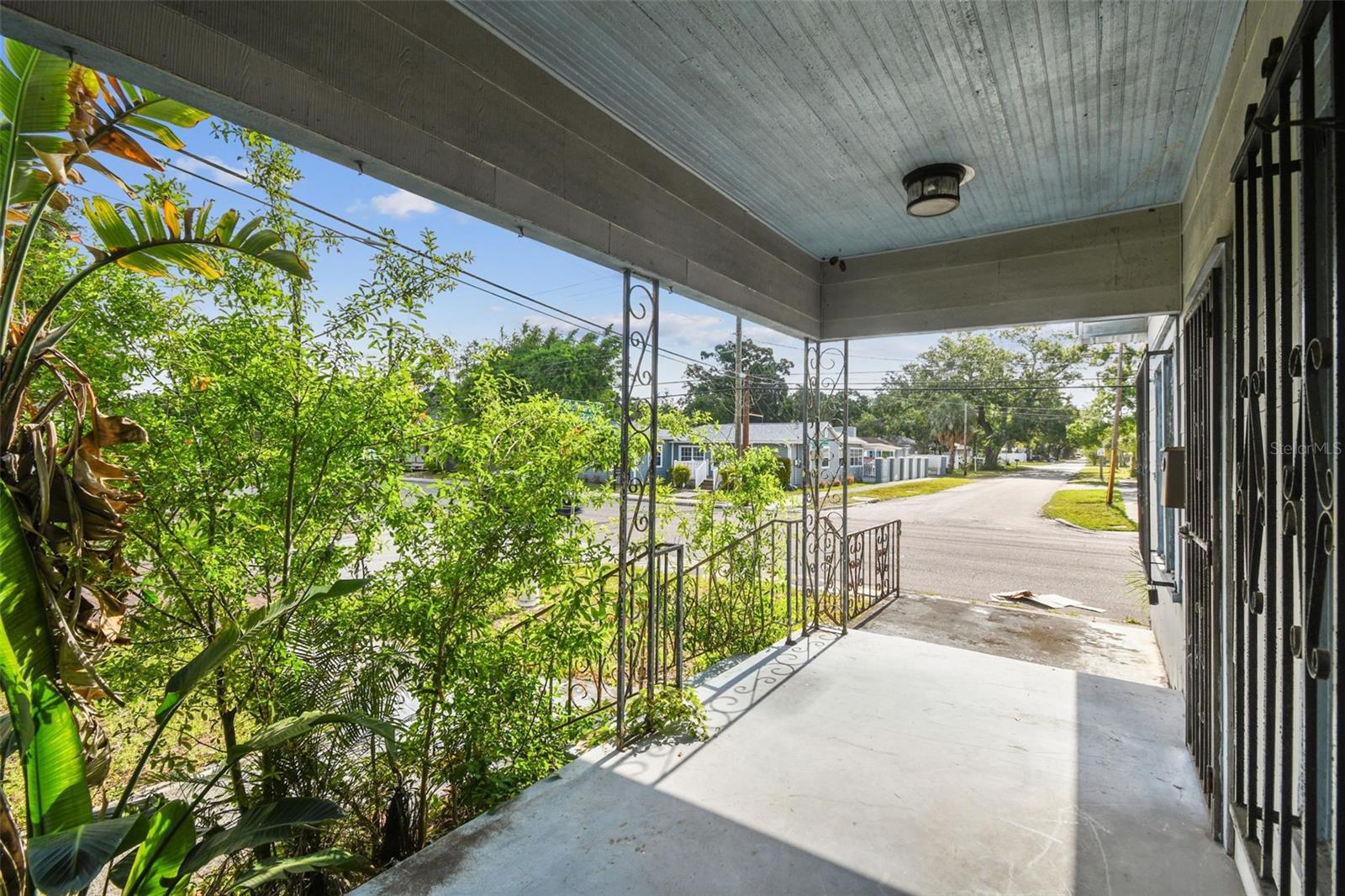 702 W VIRGINIA AVE — photo 18