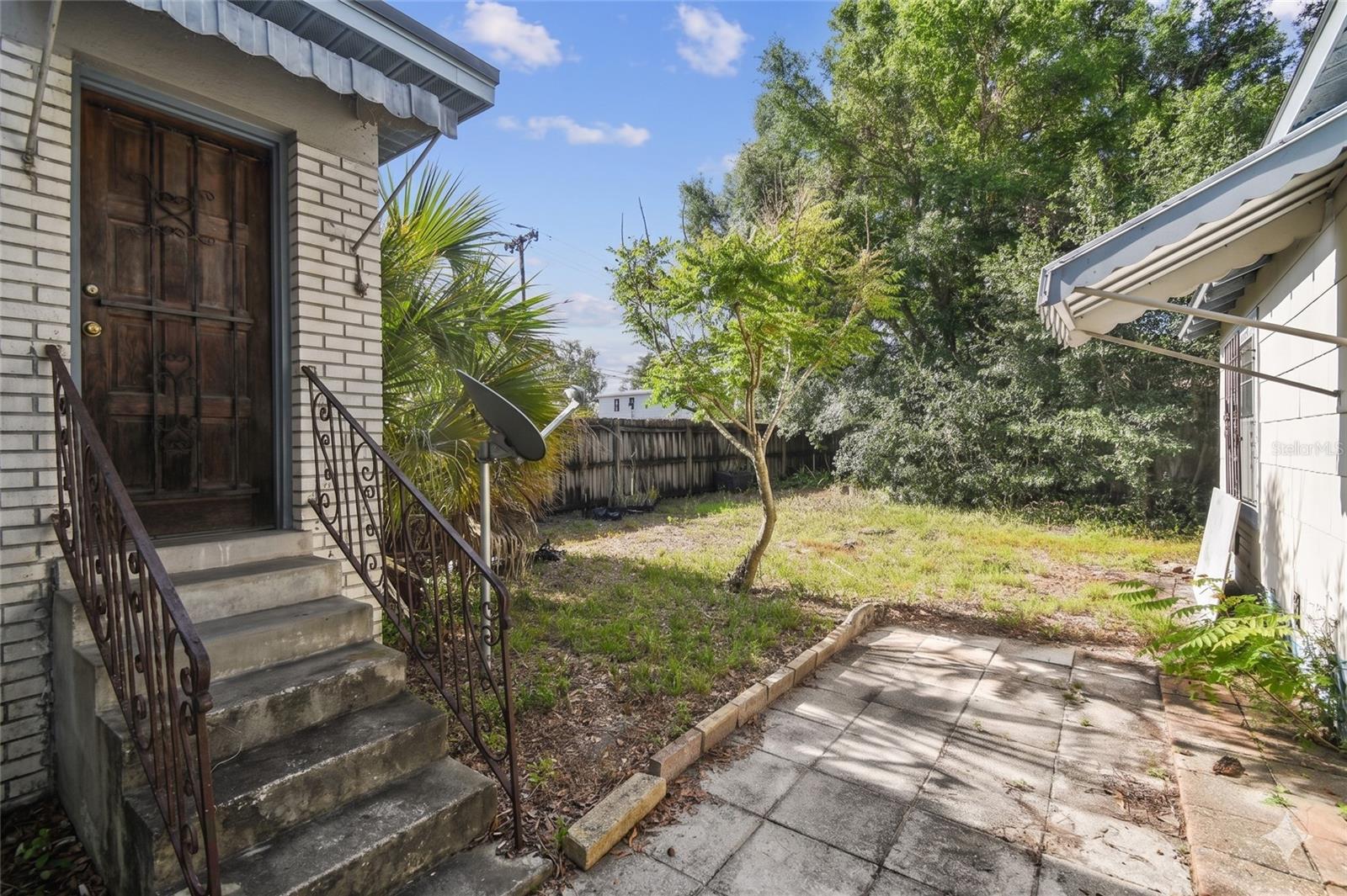 702 W VIRGINIA AVE — photo 10