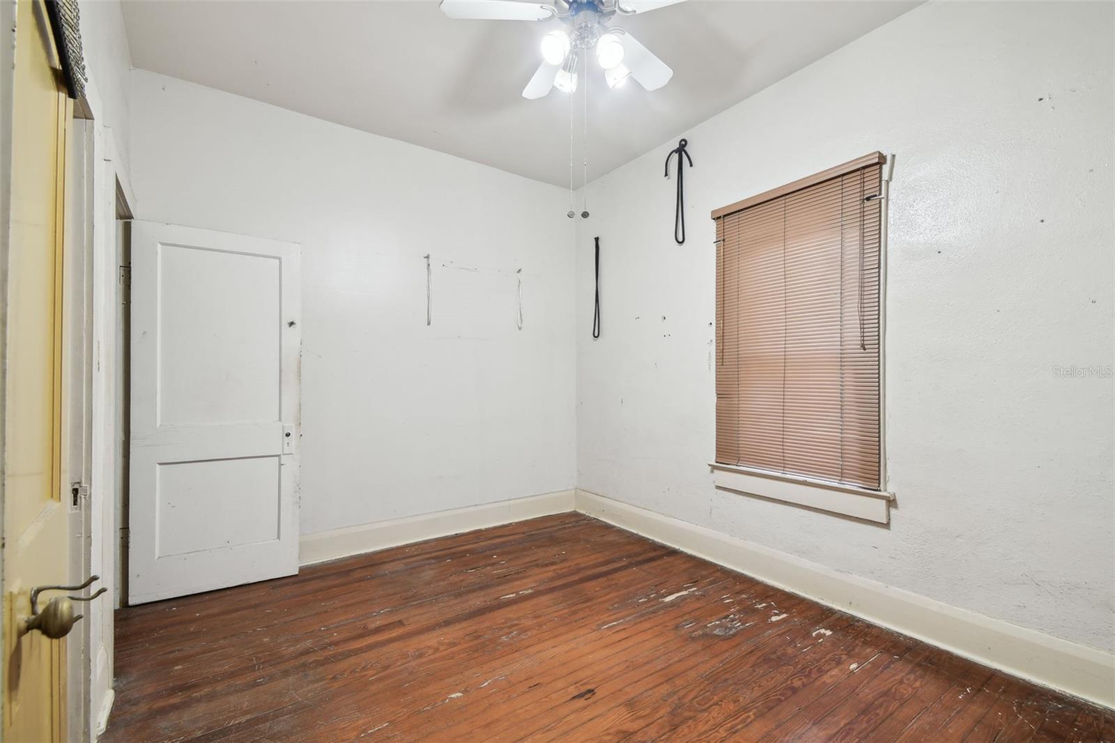 702 W VIRGINIA AVE — photo 45
