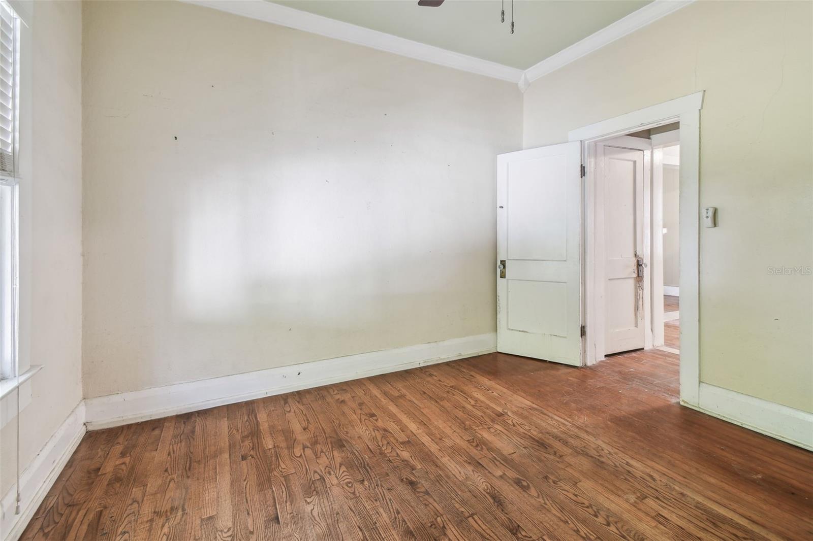 702 W VIRGINIA AVE — photo 38