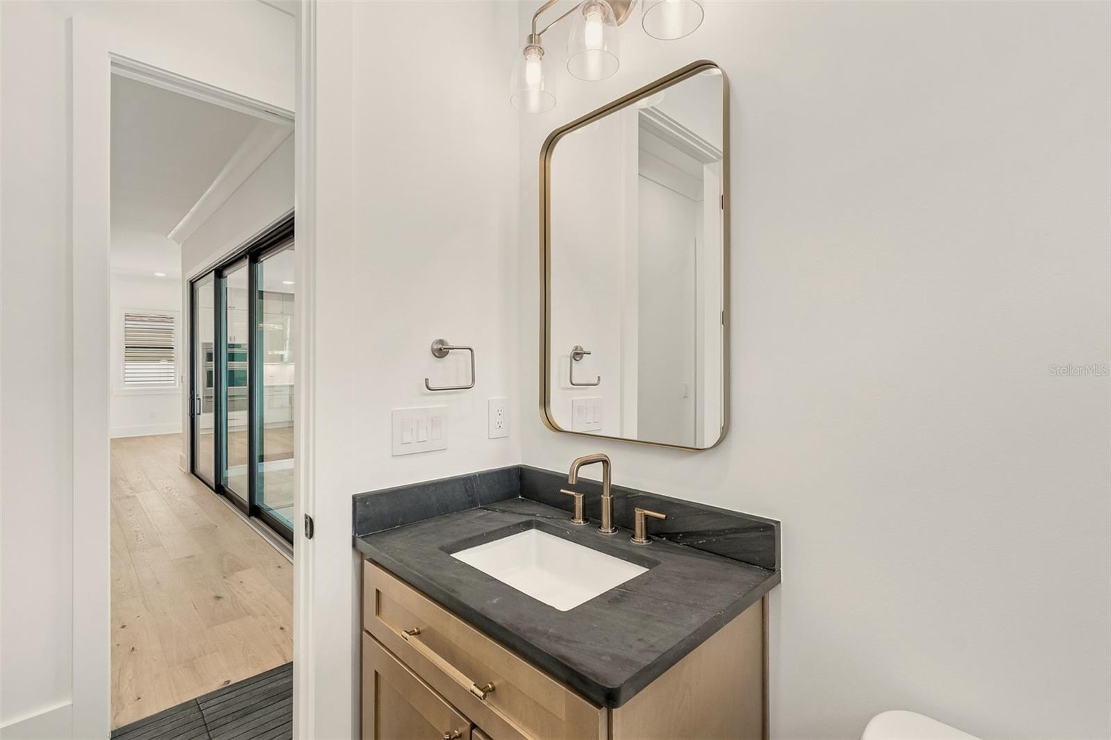 3605 W KENSINGTON AVE — photo 37