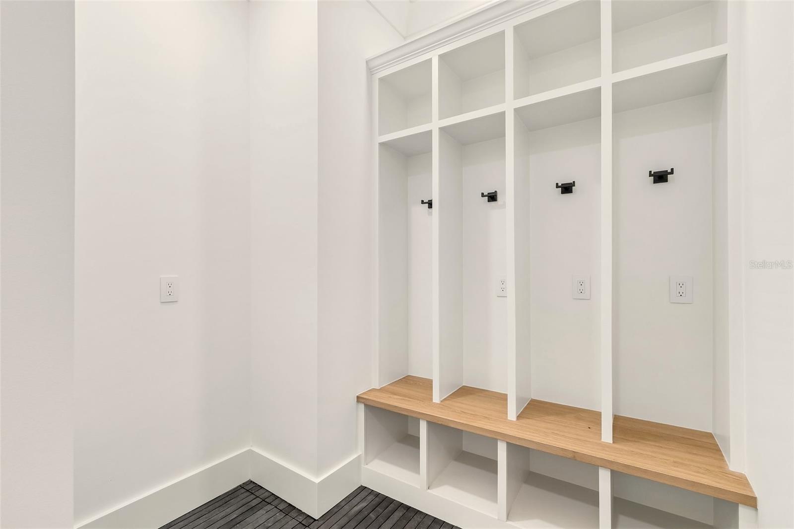 3605 W KENSINGTON AVE — photo 15