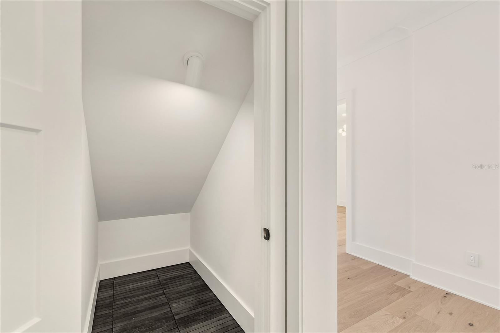 3605 W KENSINGTON AVE — photo 14