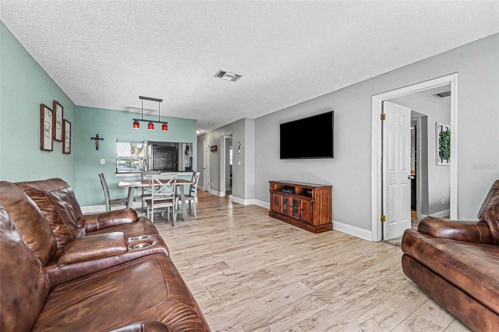 3402 TEESIDE DR — photo 6
