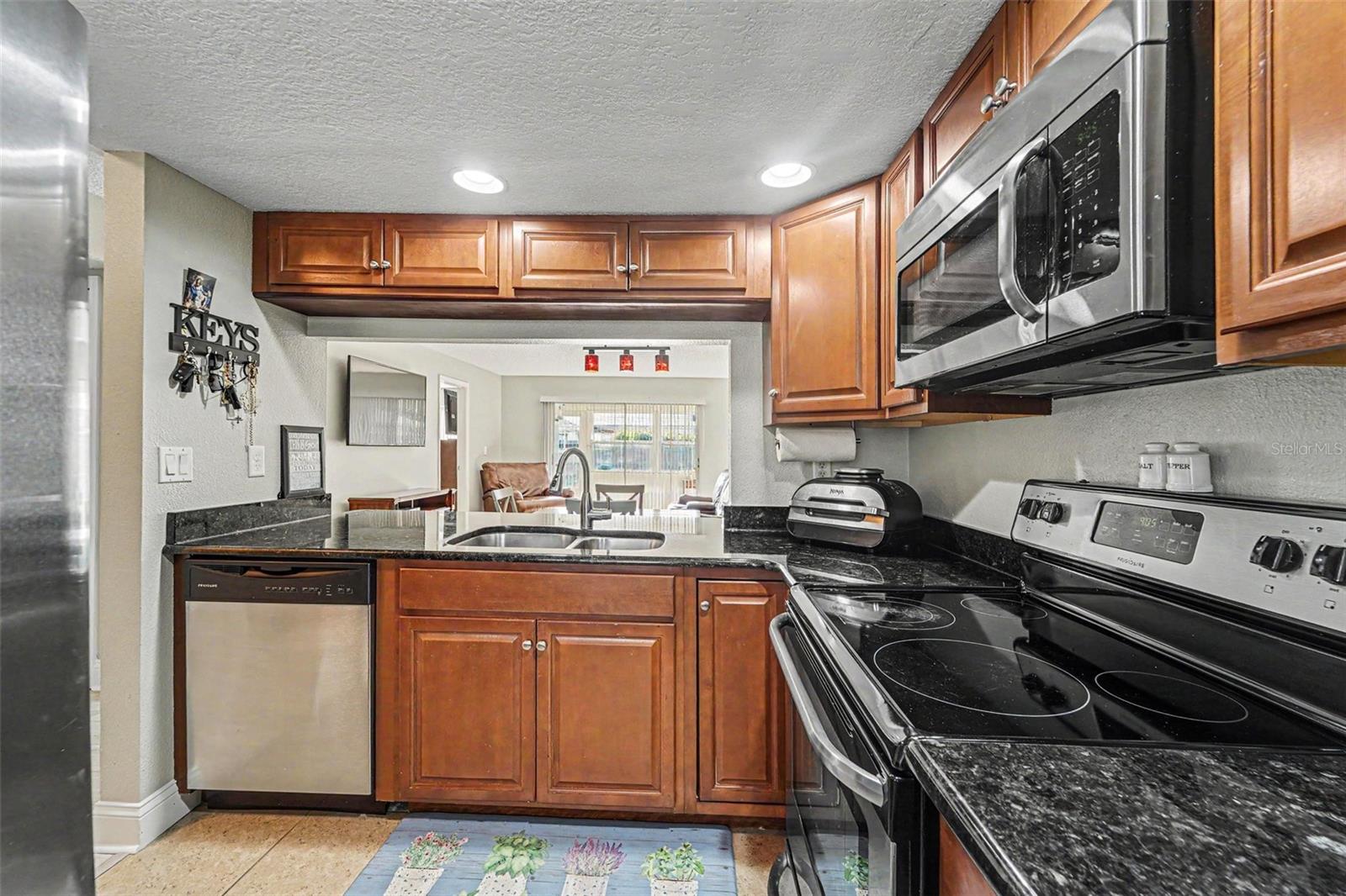 3402 TEESIDE DR — photo 11