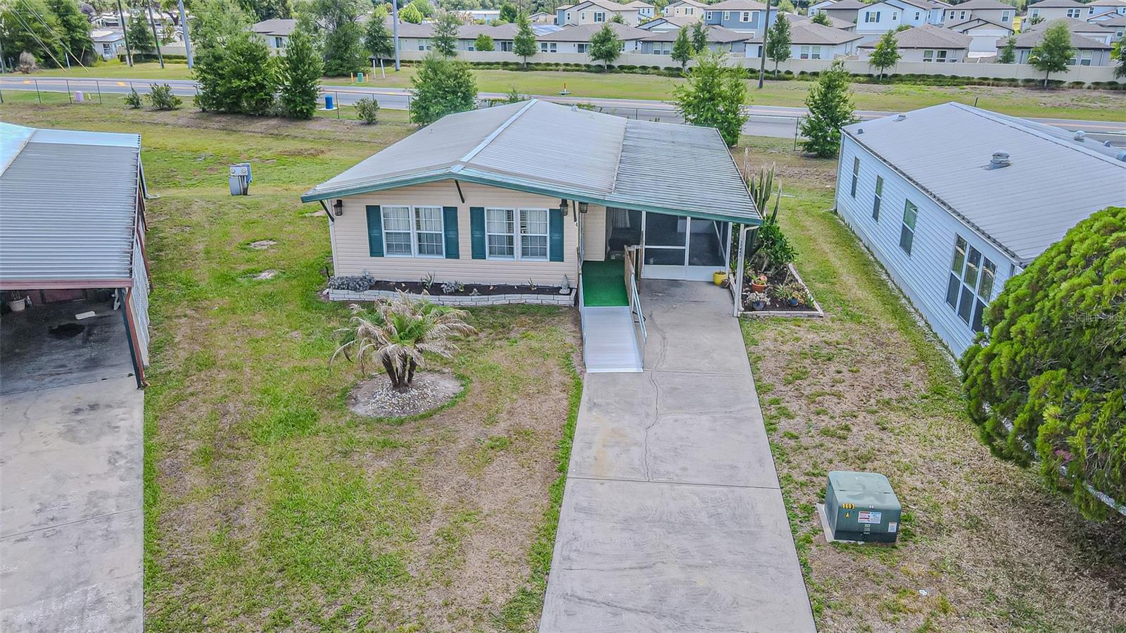 34445 COUNTRYSIDE DR — photo 38