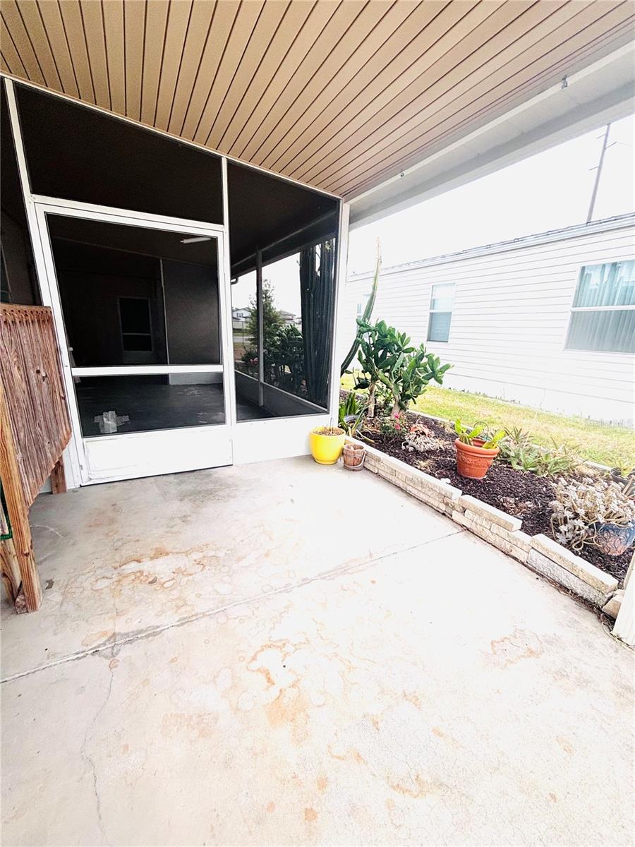 34445 COUNTRYSIDE DR — photo 32