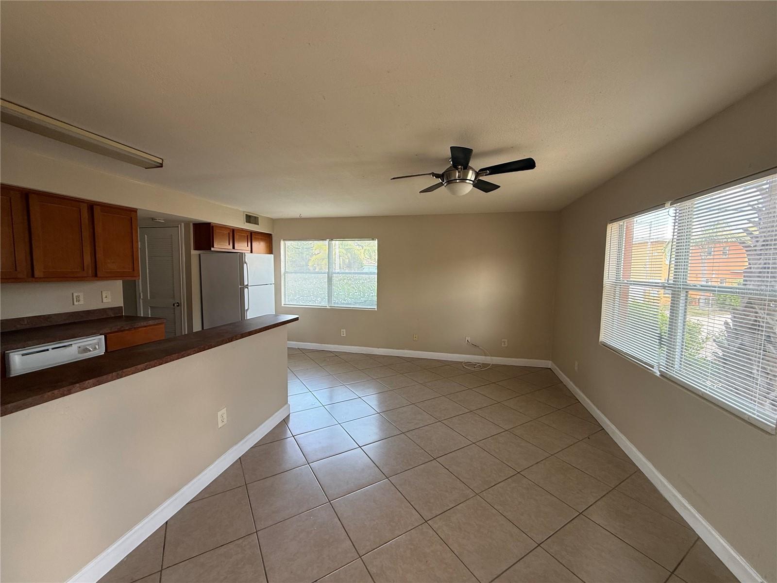 117 N EVERGREEN AVE #105 — photo 2