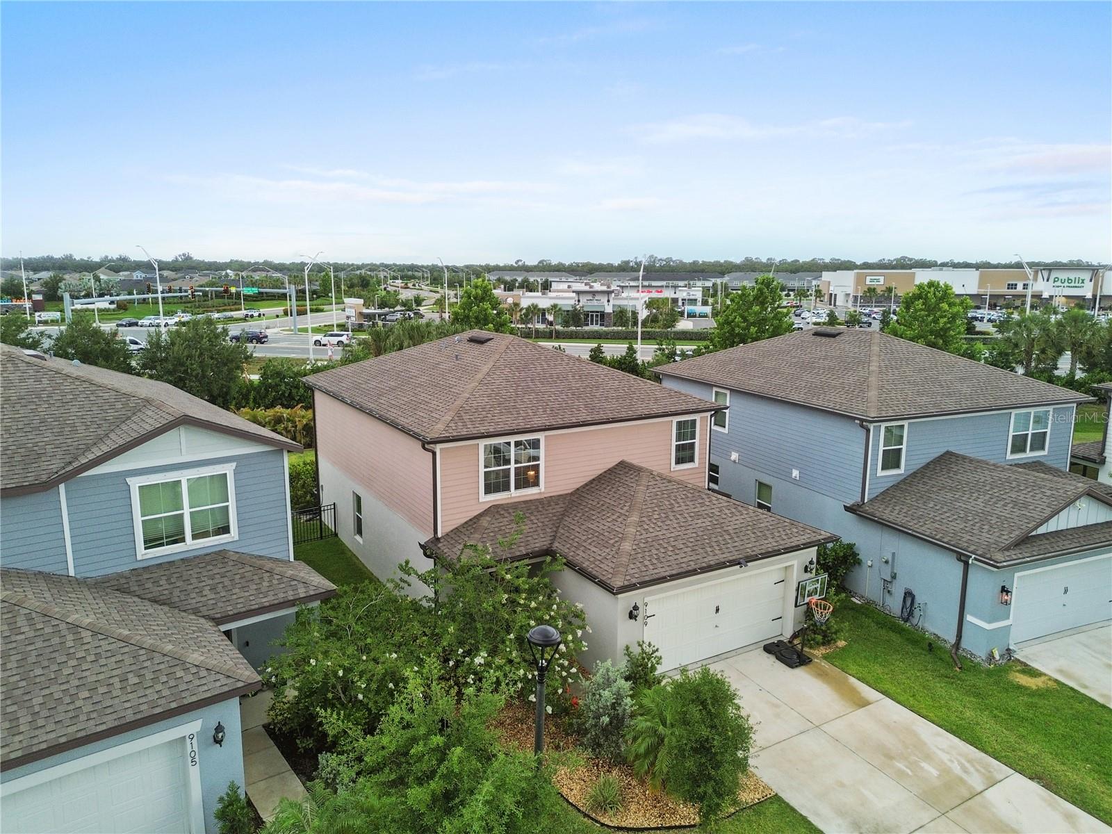 9109 ROYAL RIVER CIR — photo 2