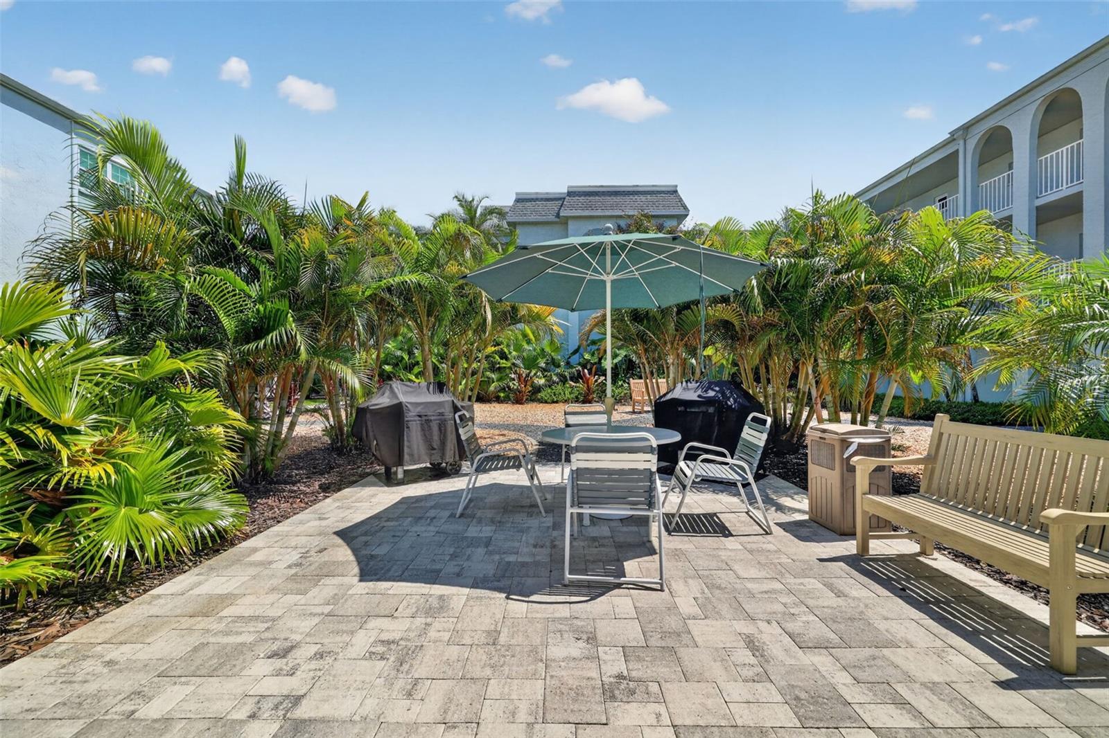 1706 BELLEAIR FOREST DR #220 — photo 21