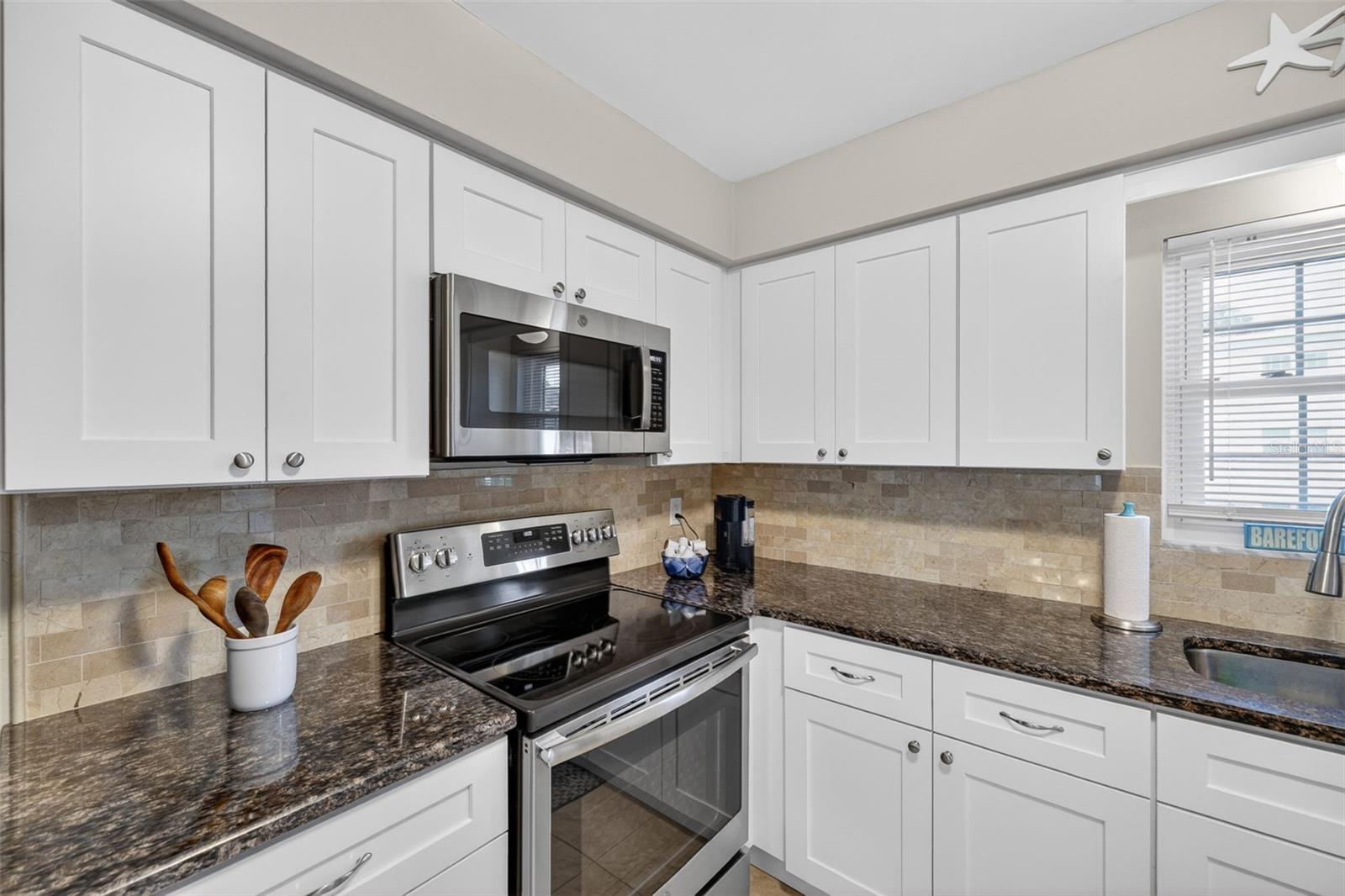 1706 BELLEAIR FOREST DR #220 — photo 9
