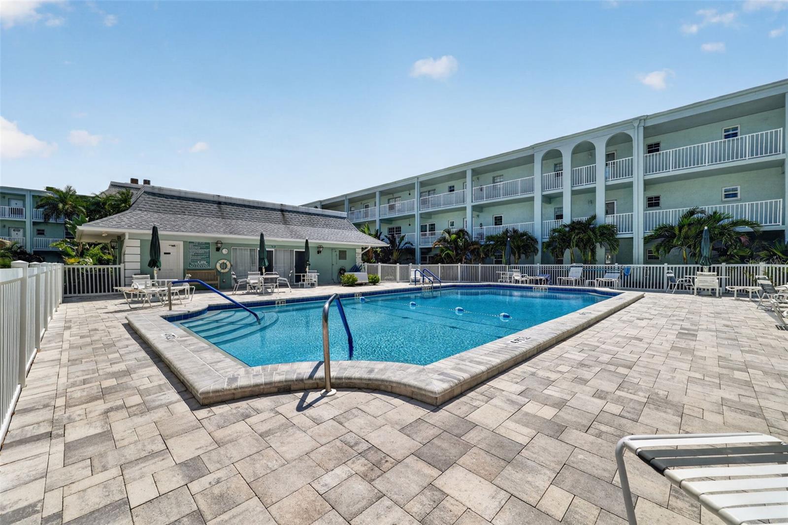 1706 BELLEAIR FOREST DR #220 — photo 19
