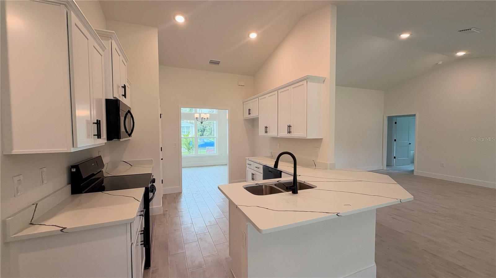 2823 HUMBERT AVE — photo 3