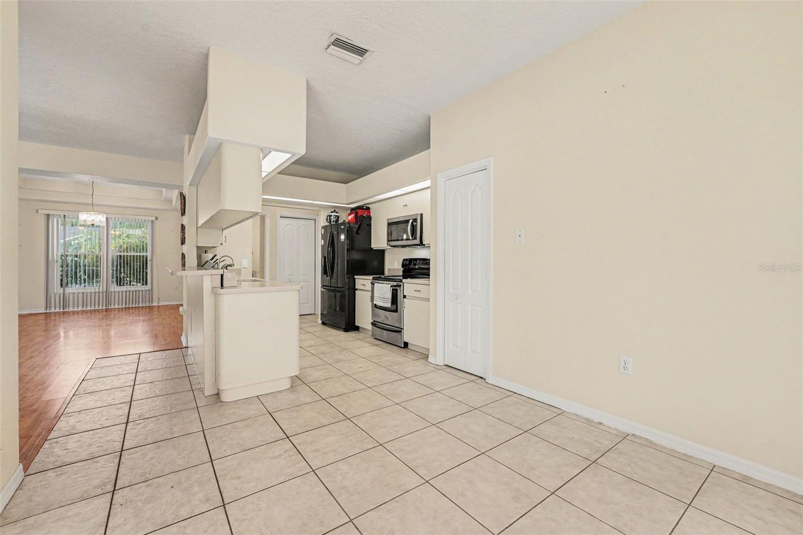 8511 SIAMANG CT — photo 9