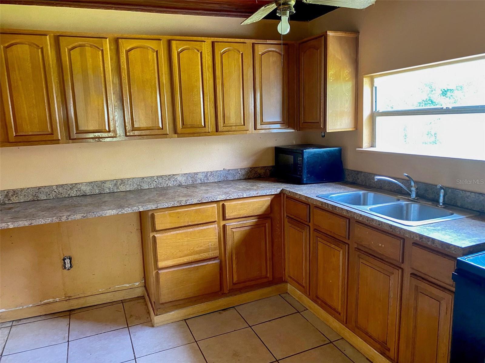 3716 E CLIFTON ST — photo 8