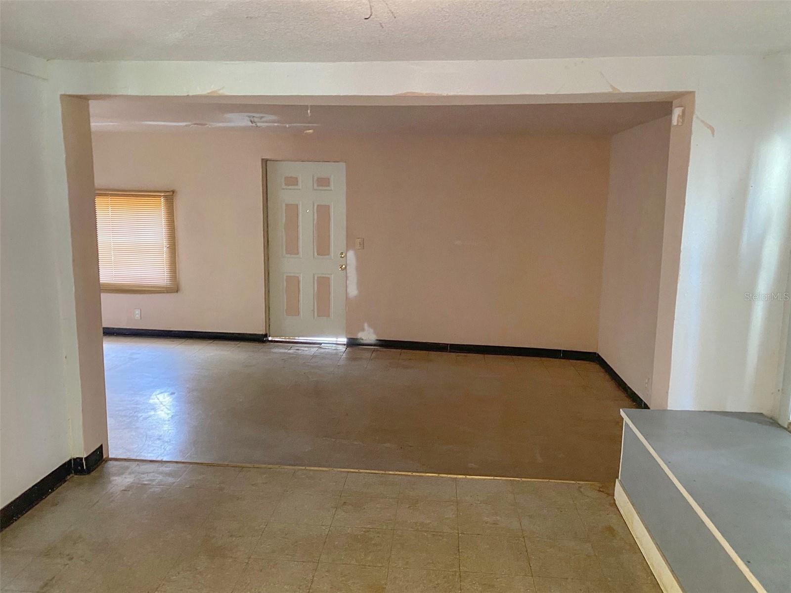 3716 E CLIFTON ST — photo 4