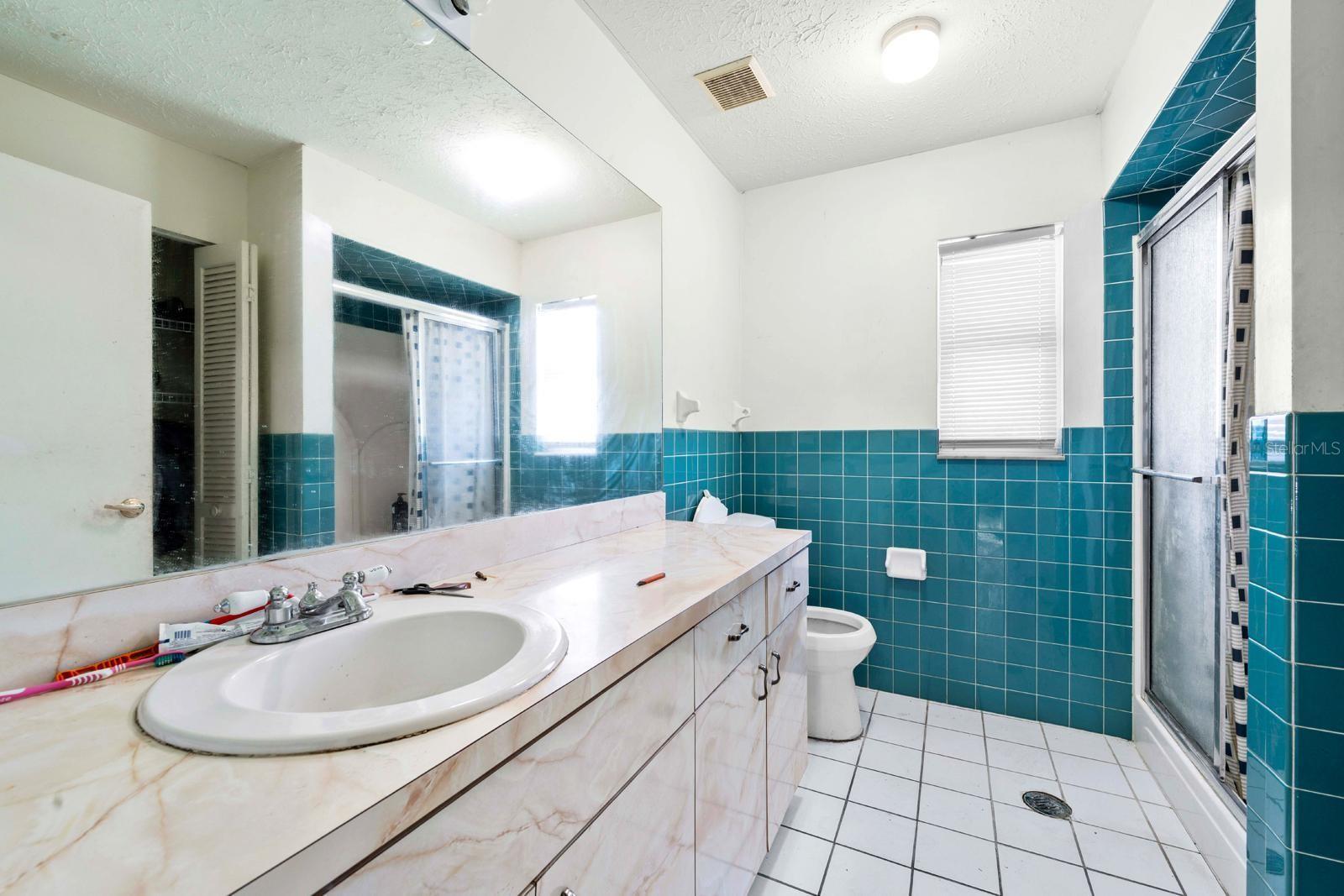 4624 N HUBERT AVE — photo 22