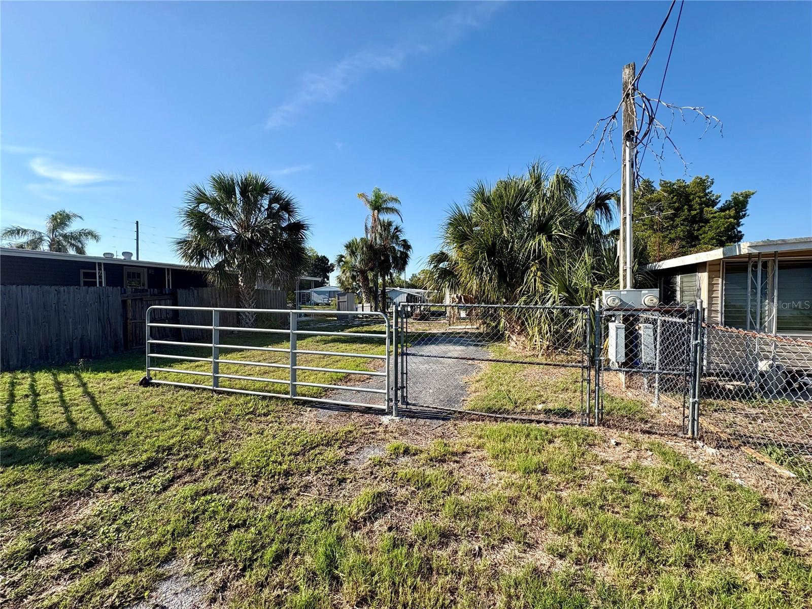 6832 ALBATROSS LN — photo 12