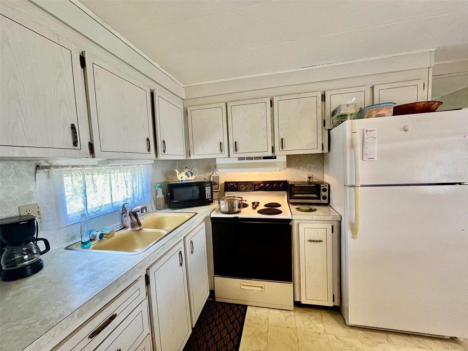 130 MELODY LN — photo 8