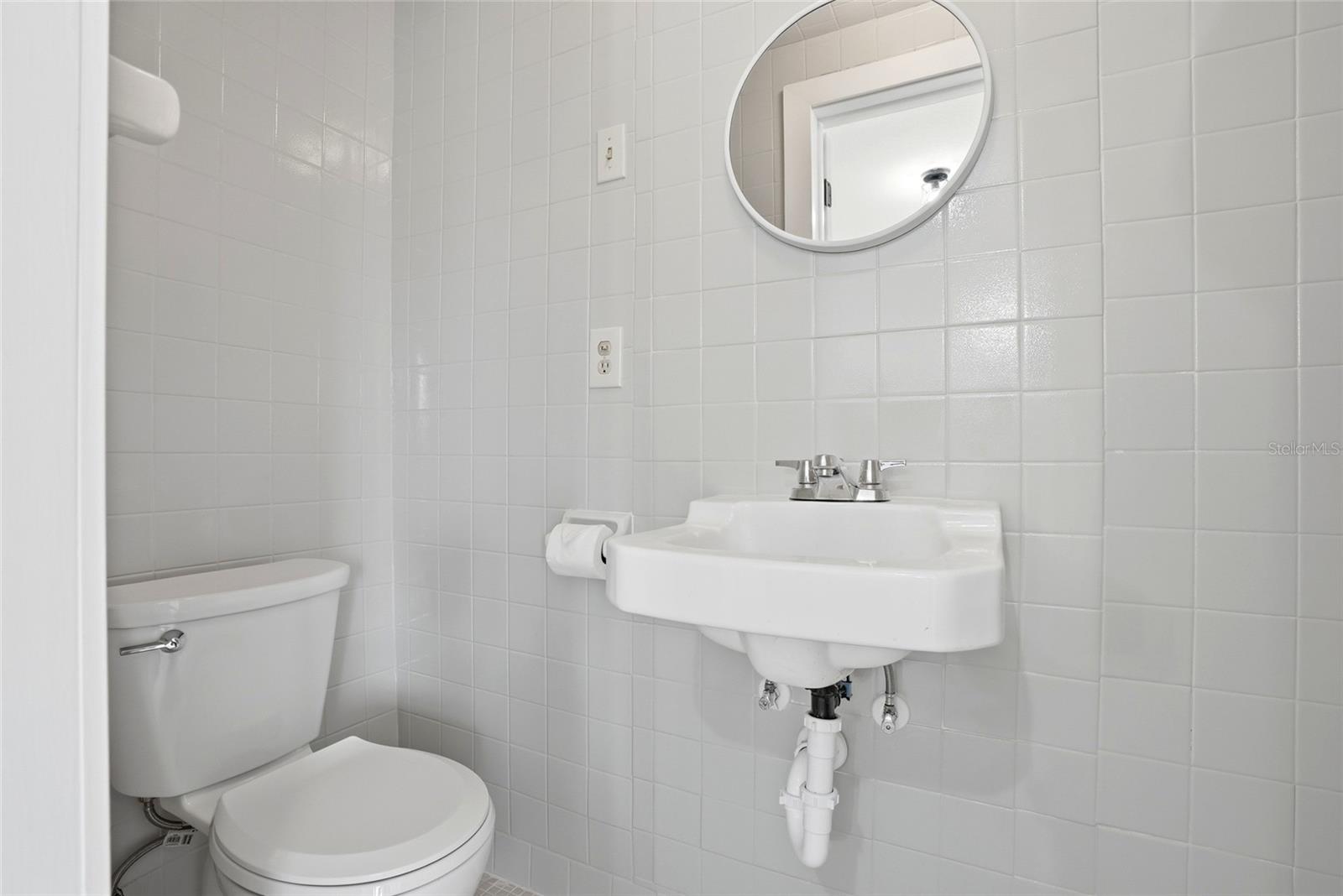10737 FILLMORE AVE — photo 24