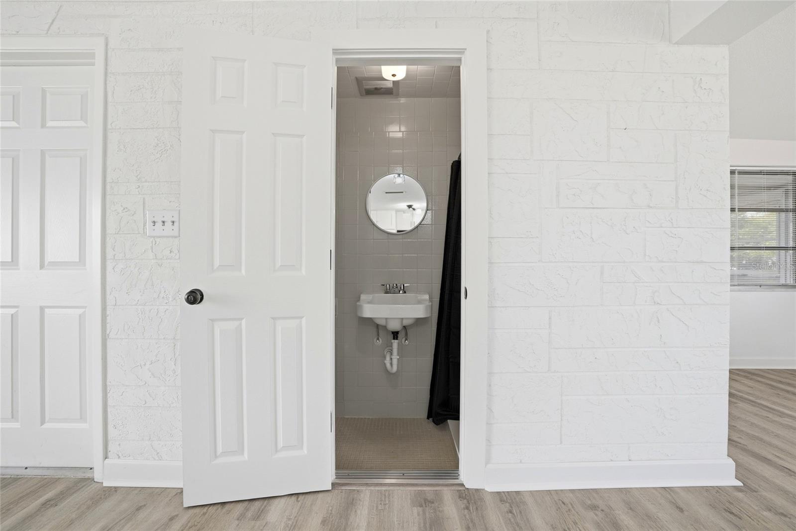 10737 FILLMORE AVE — photo 23