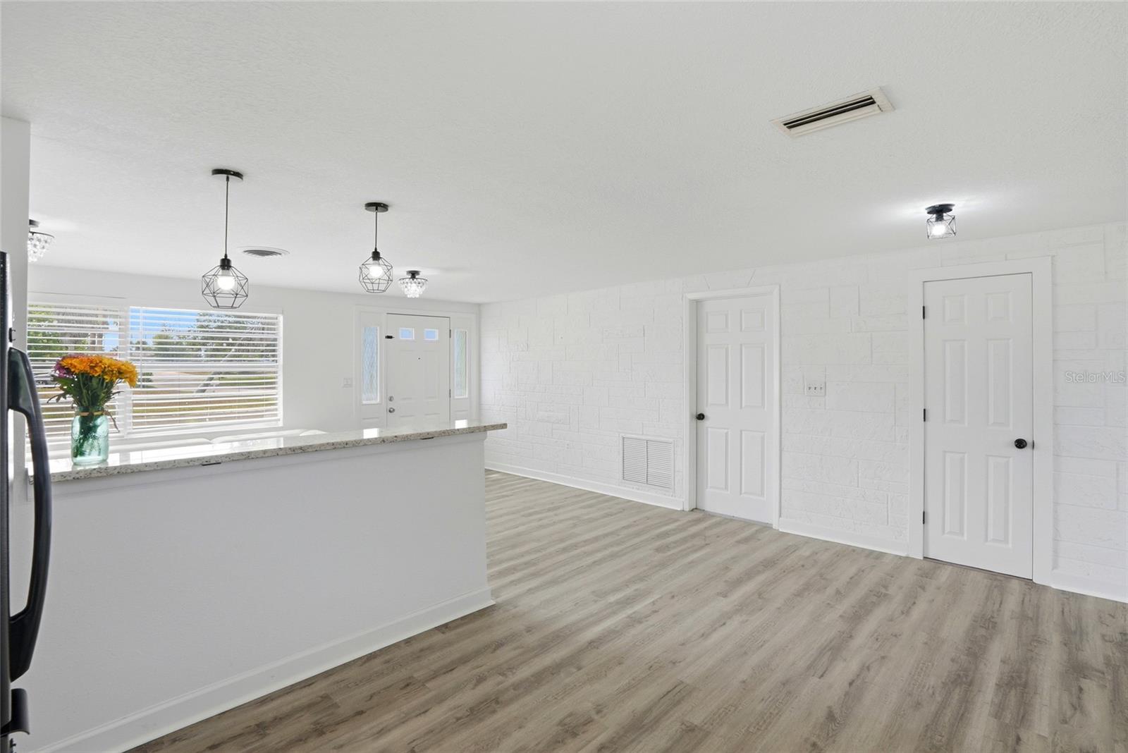 10737 FILLMORE AVE — photo 7