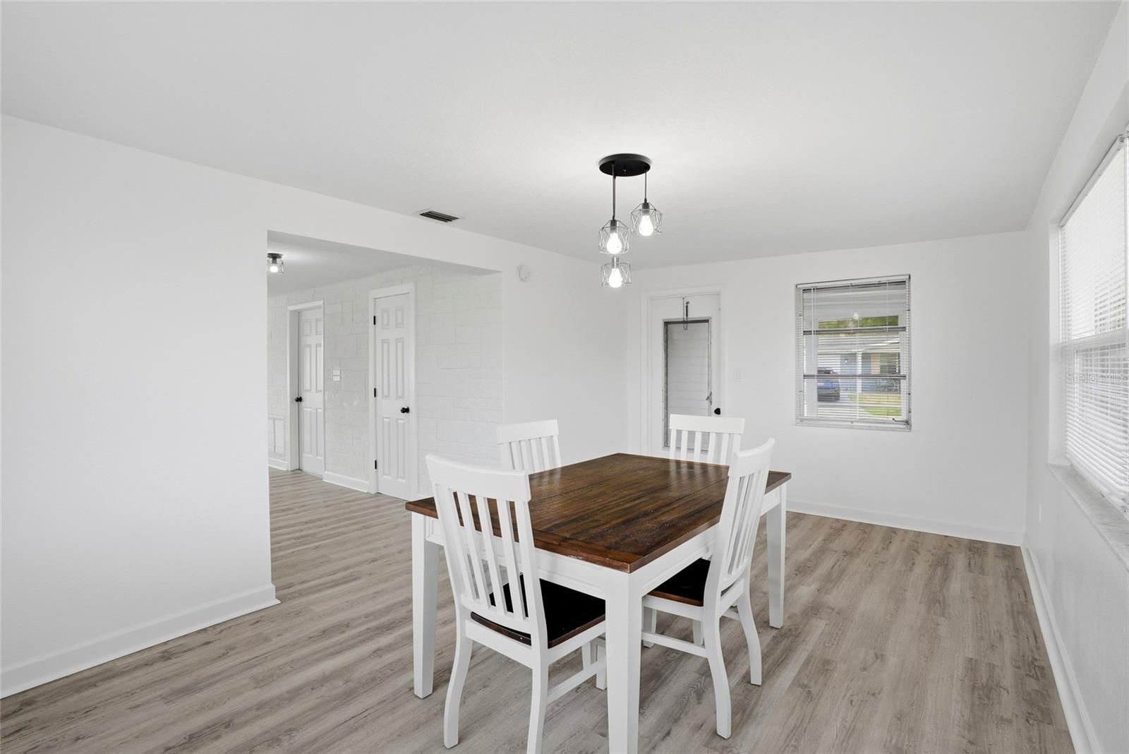 10737 FILLMORE AVE — photo 15
