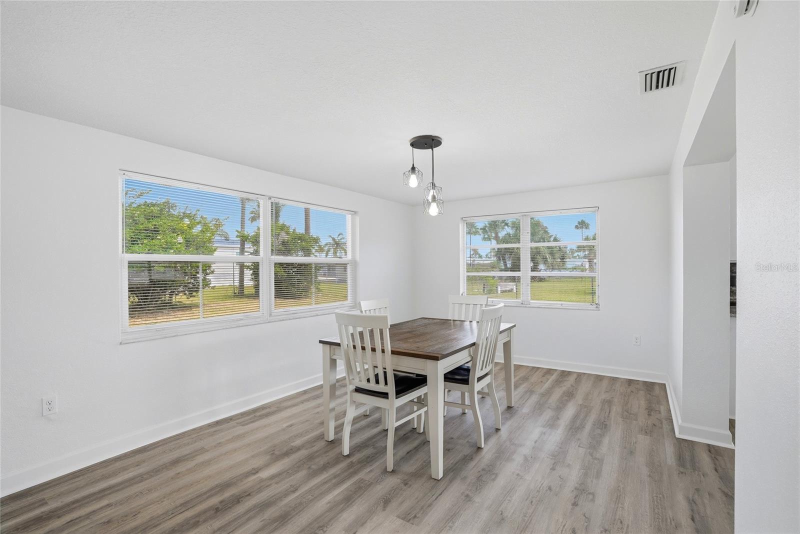 10737 FILLMORE AVE — photo 14