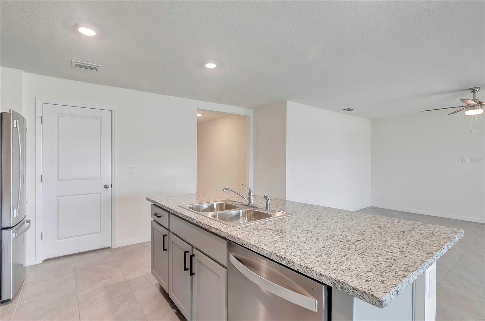 810 ACE OUTLAW AVE — photo 16