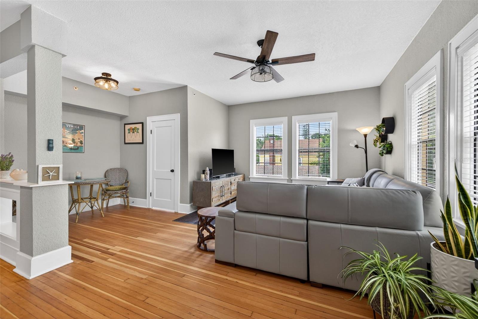 210 22ND AVE NE #12 — photo 8