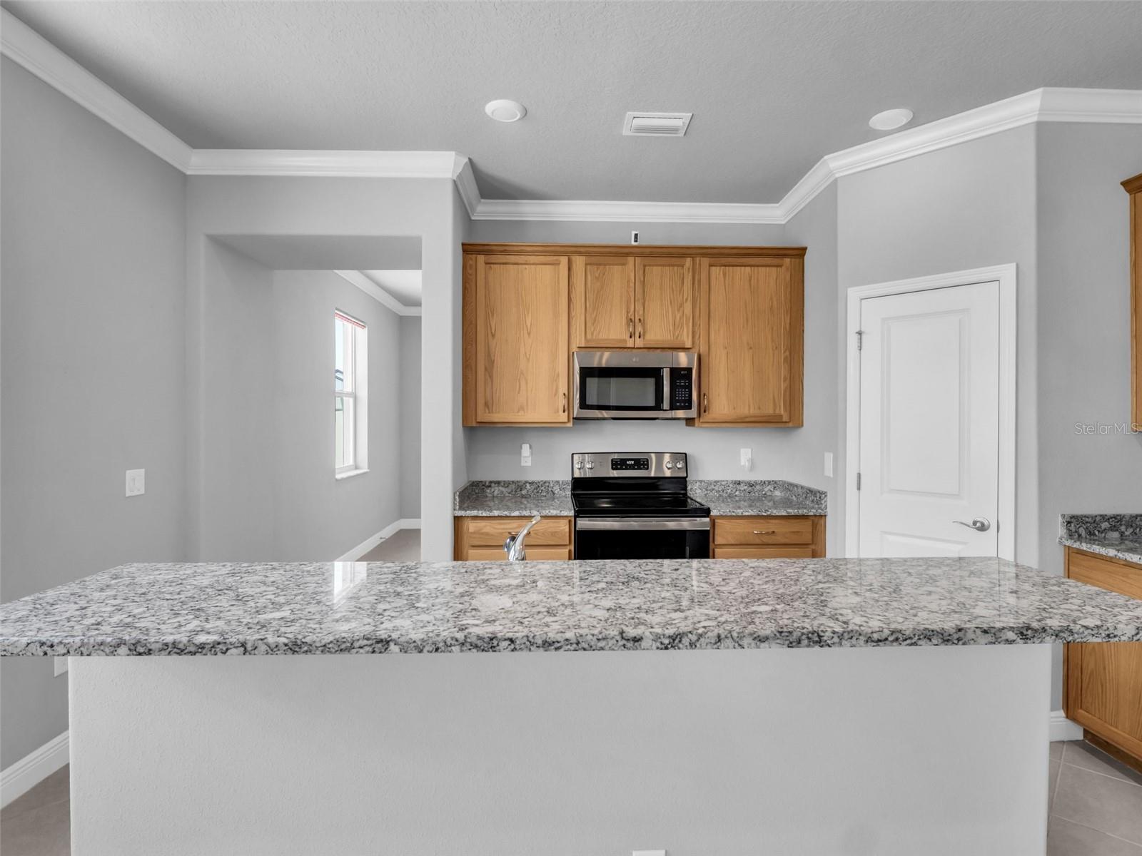 1461 N RIVER CIR — photo 12