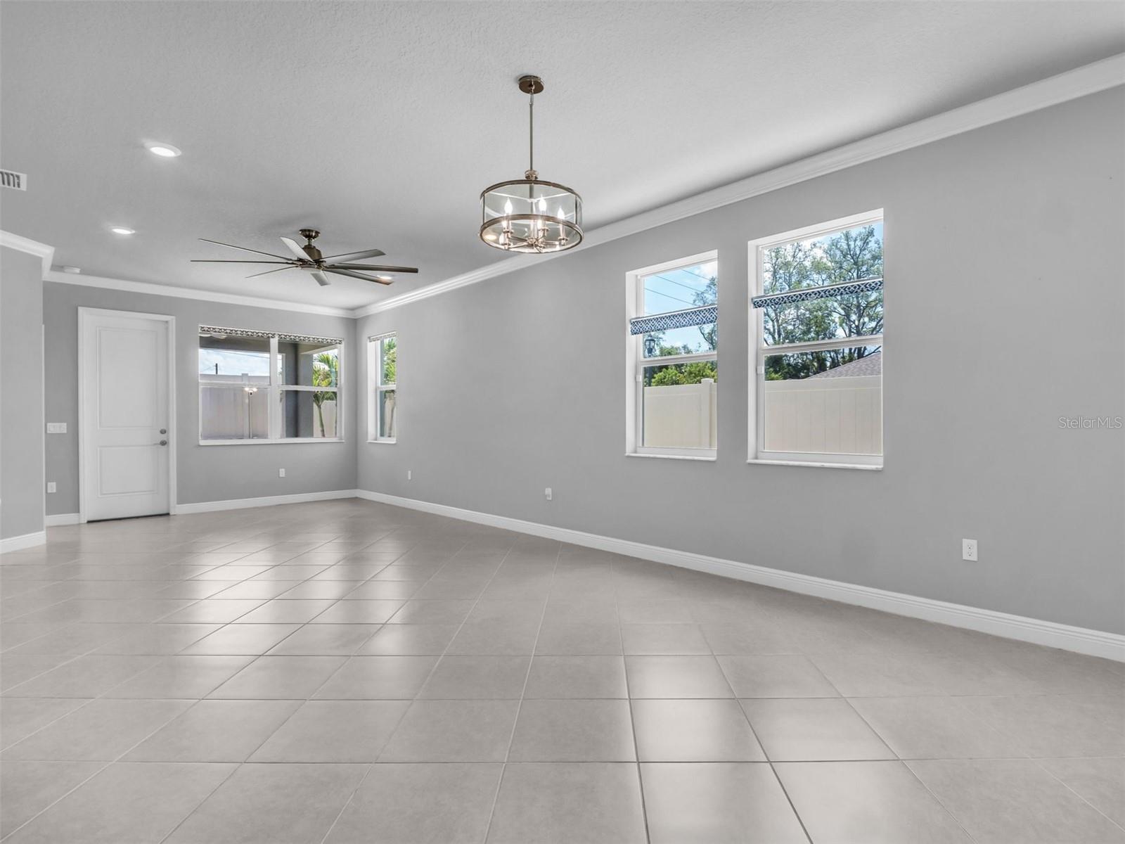 1461 N RIVER CIR — photo 13