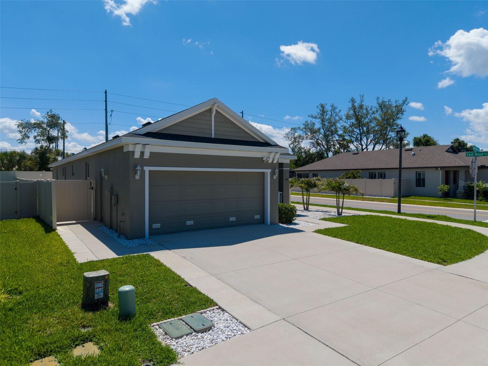1461 N RIVER CIR — photo 53