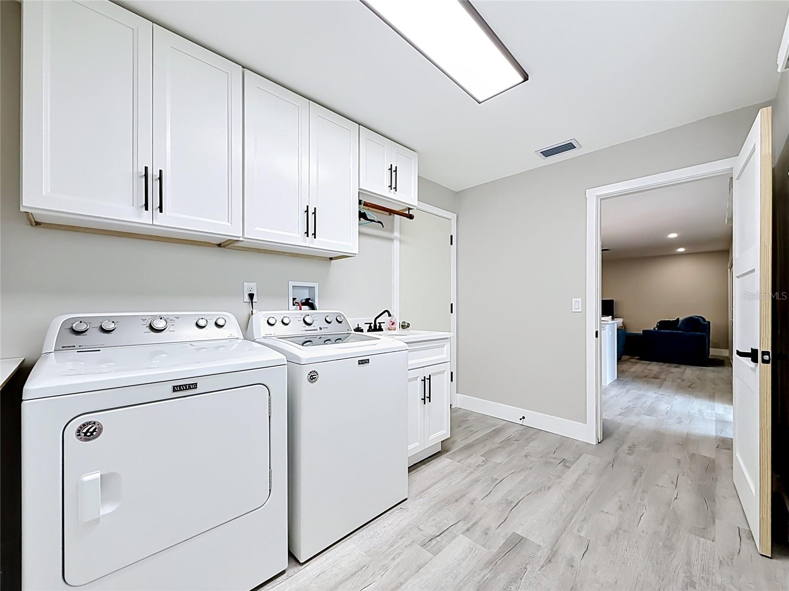508 SHORE DR — photo 23