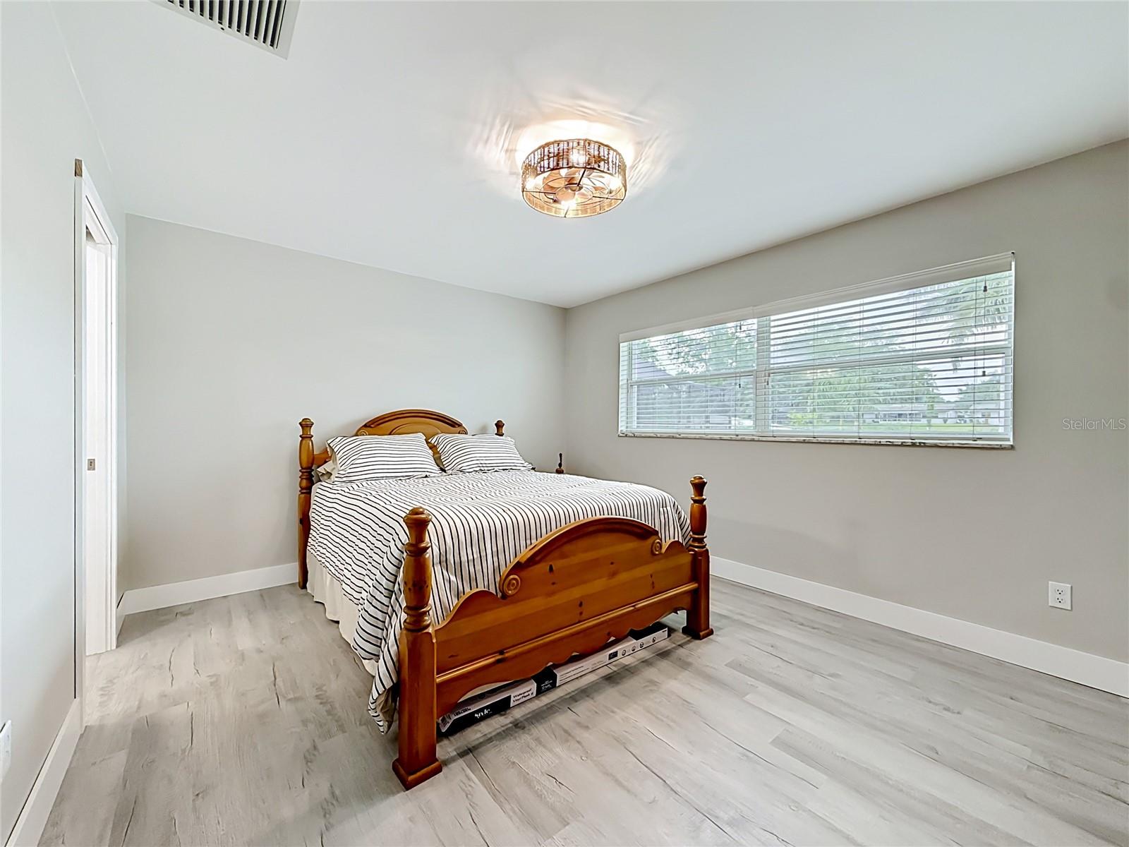 508 SHORE DR — photo 15