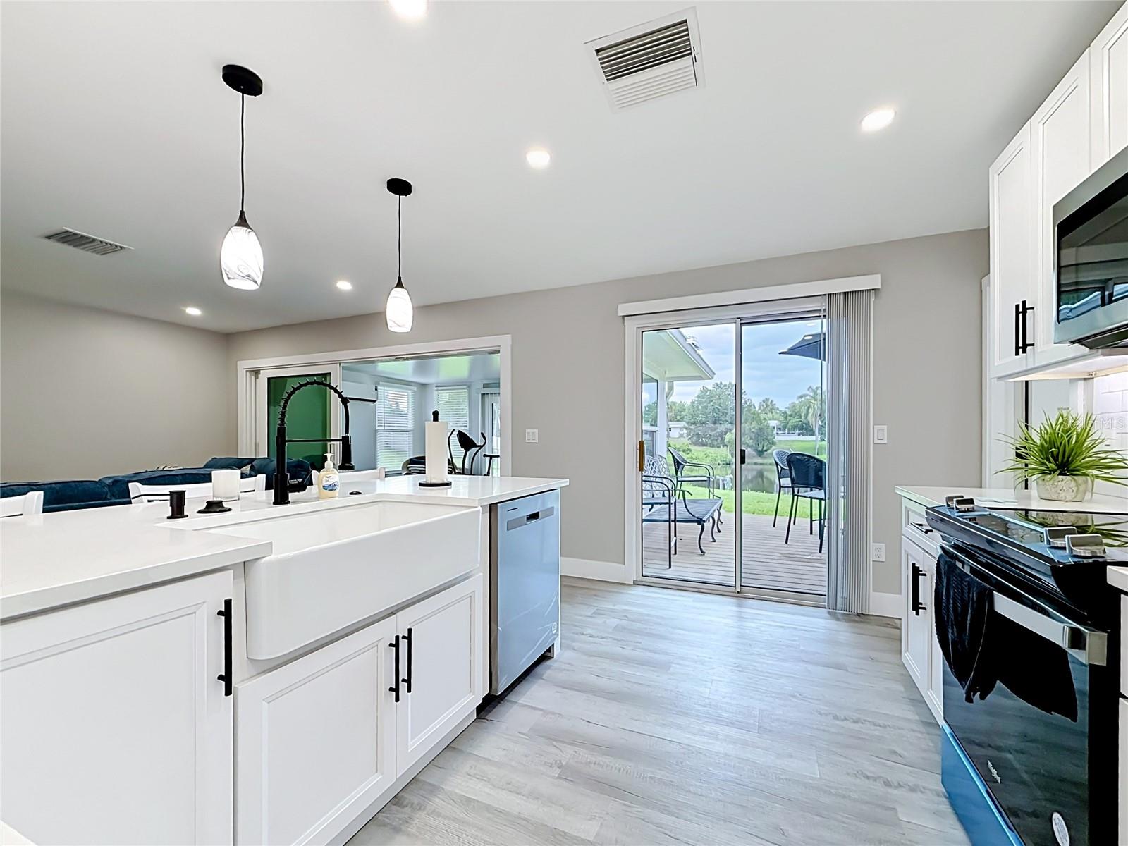 508 SHORE DR — photo 10