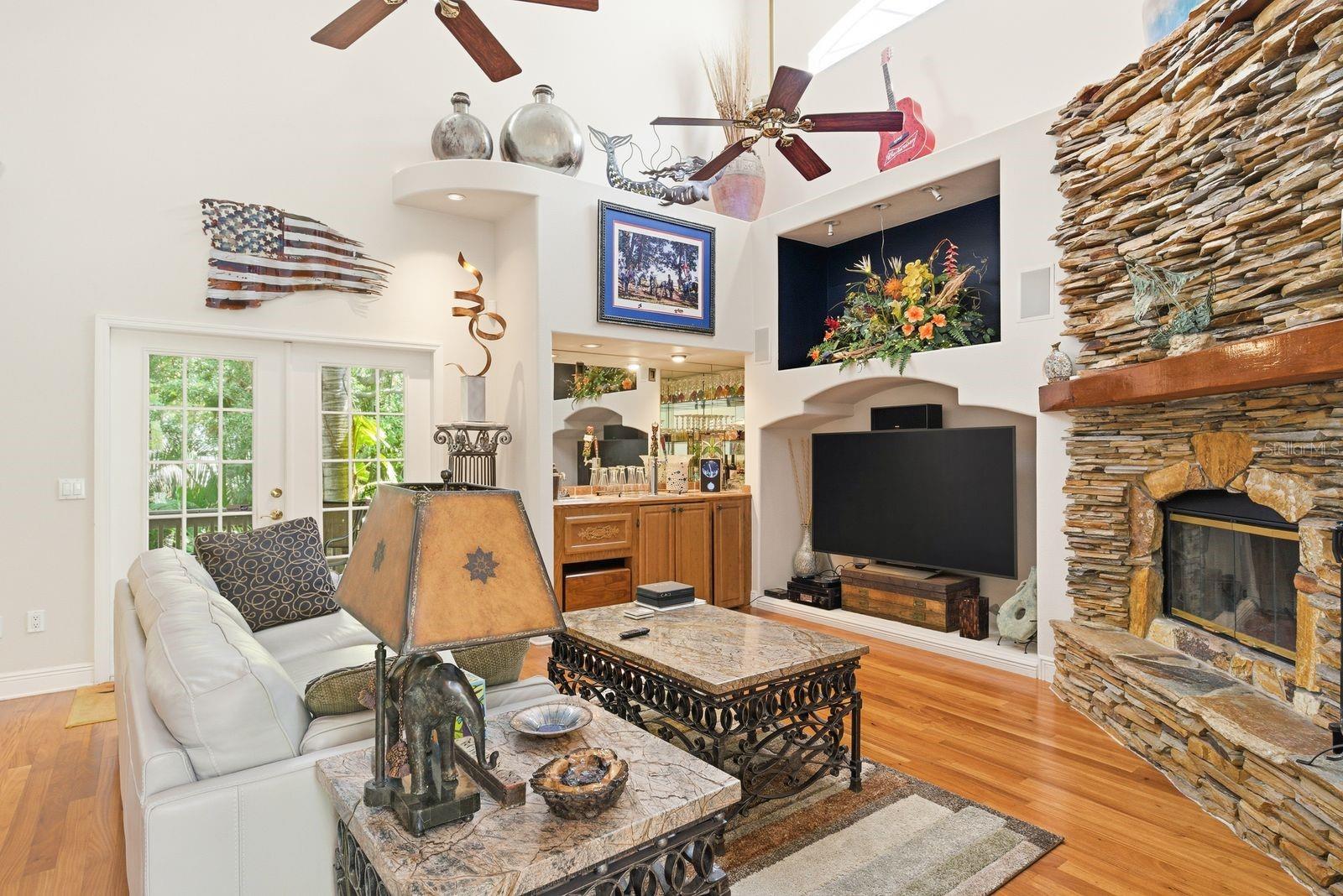 503 PALM AVE — photo 13