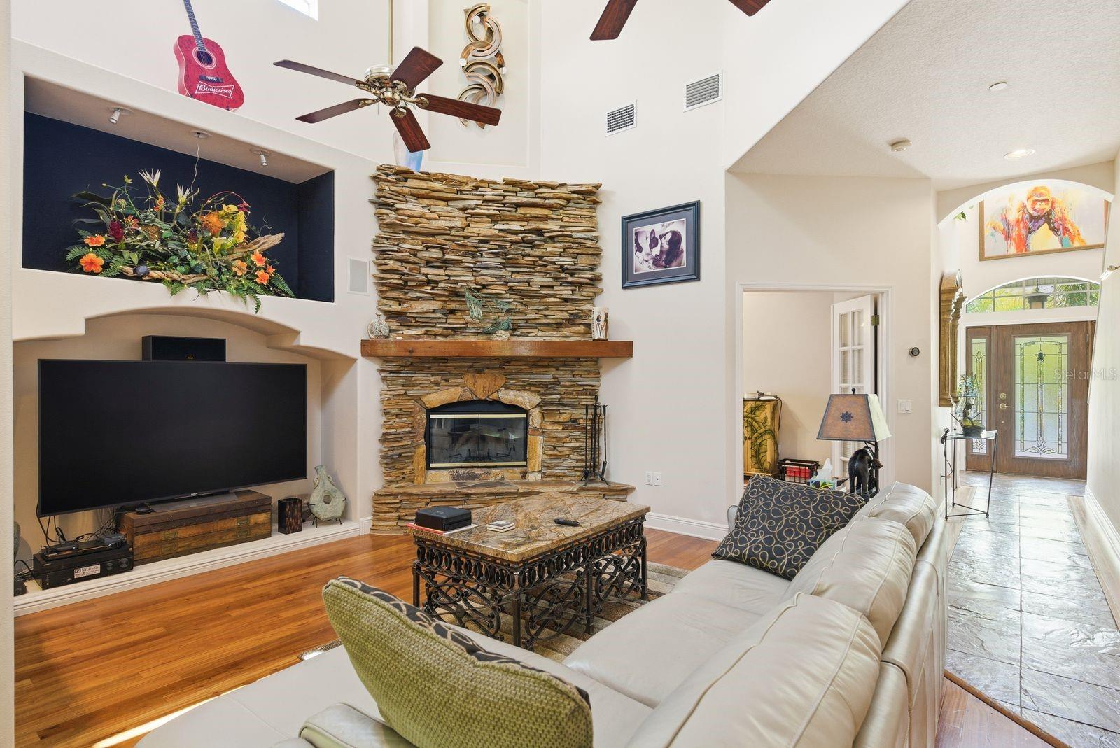 503 PALM AVE — photo 15
