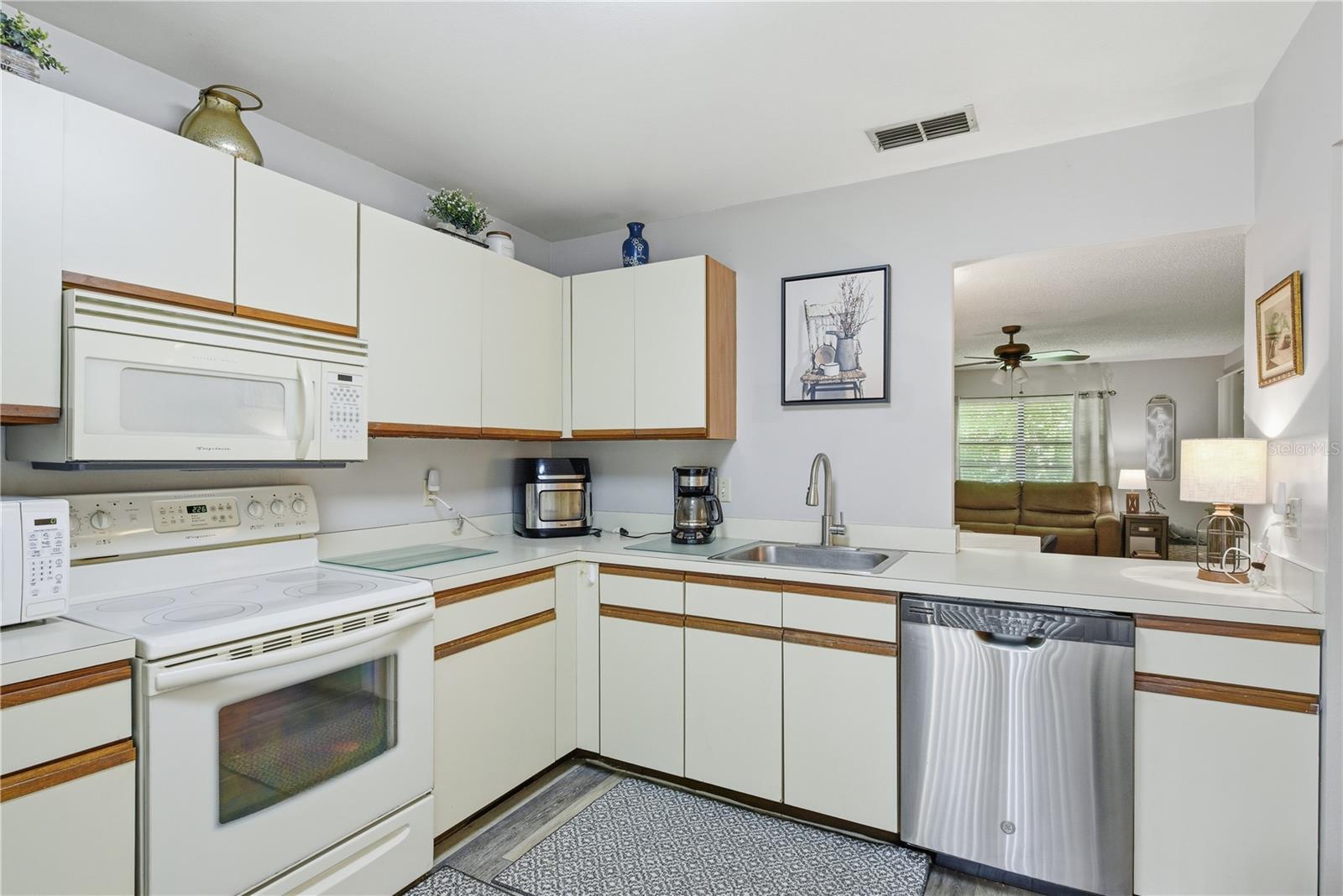 4041 ARROWWOOD CT #4041 — photo 11