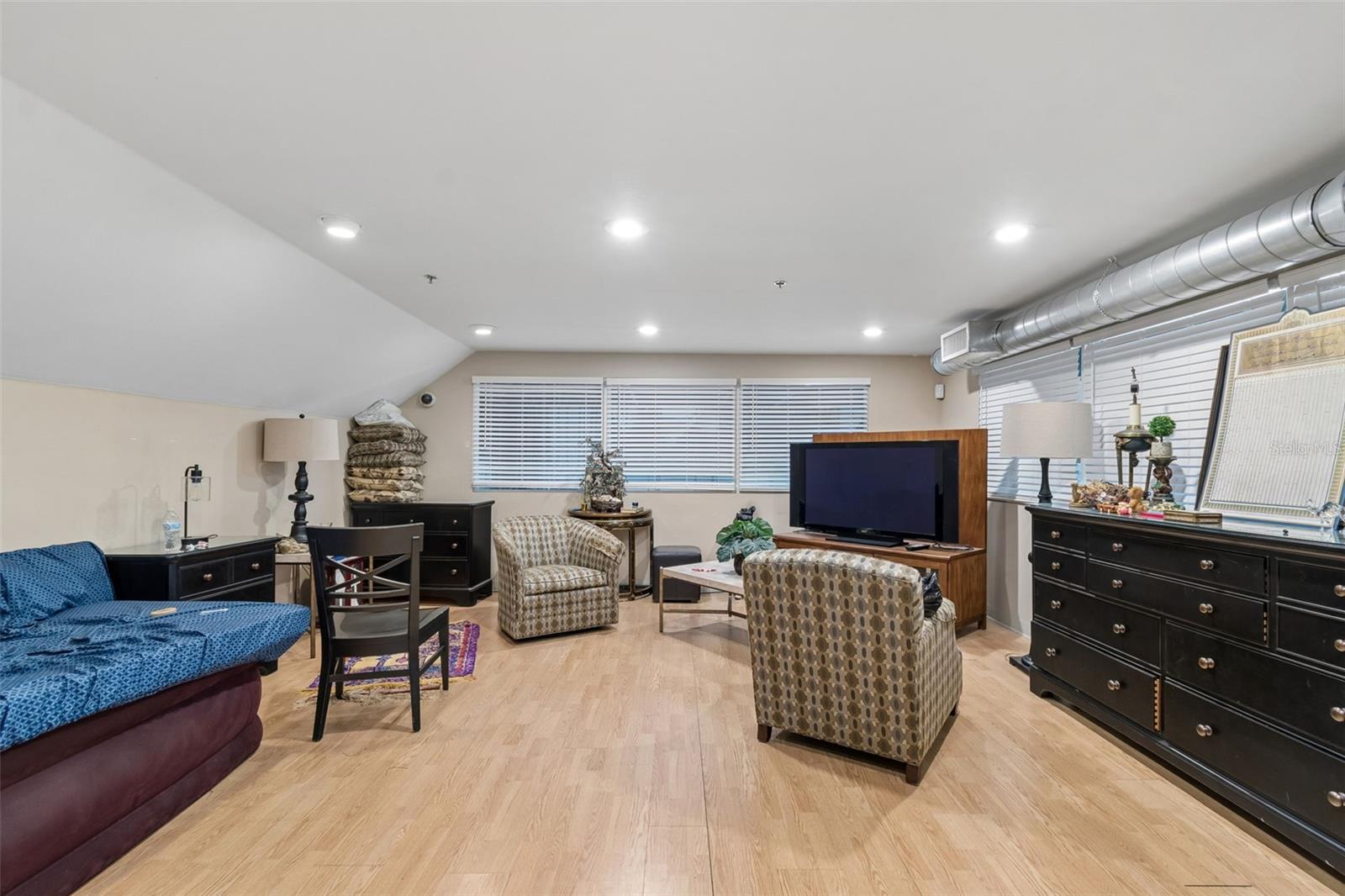 9945 RACE TRACK RD — photo 34