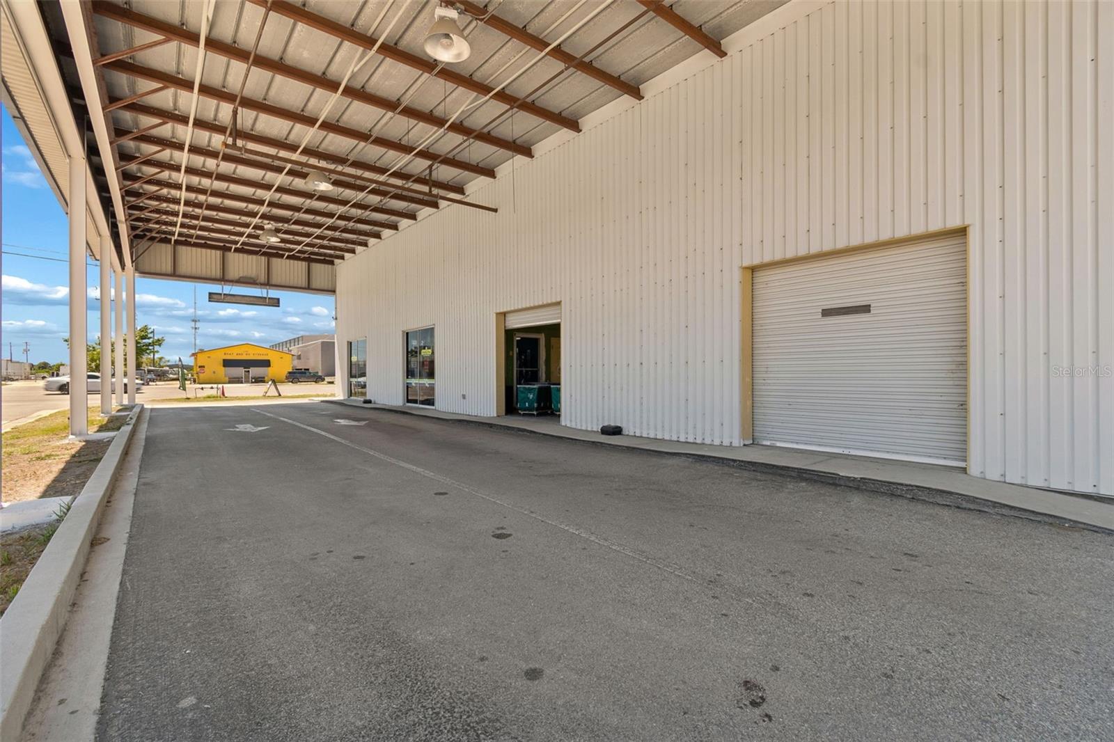 9945 RACE TRACK RD — photo 9