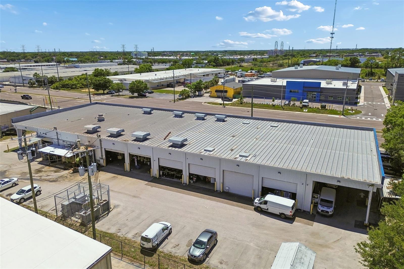 9945 RACE TRACK RD — photo 5