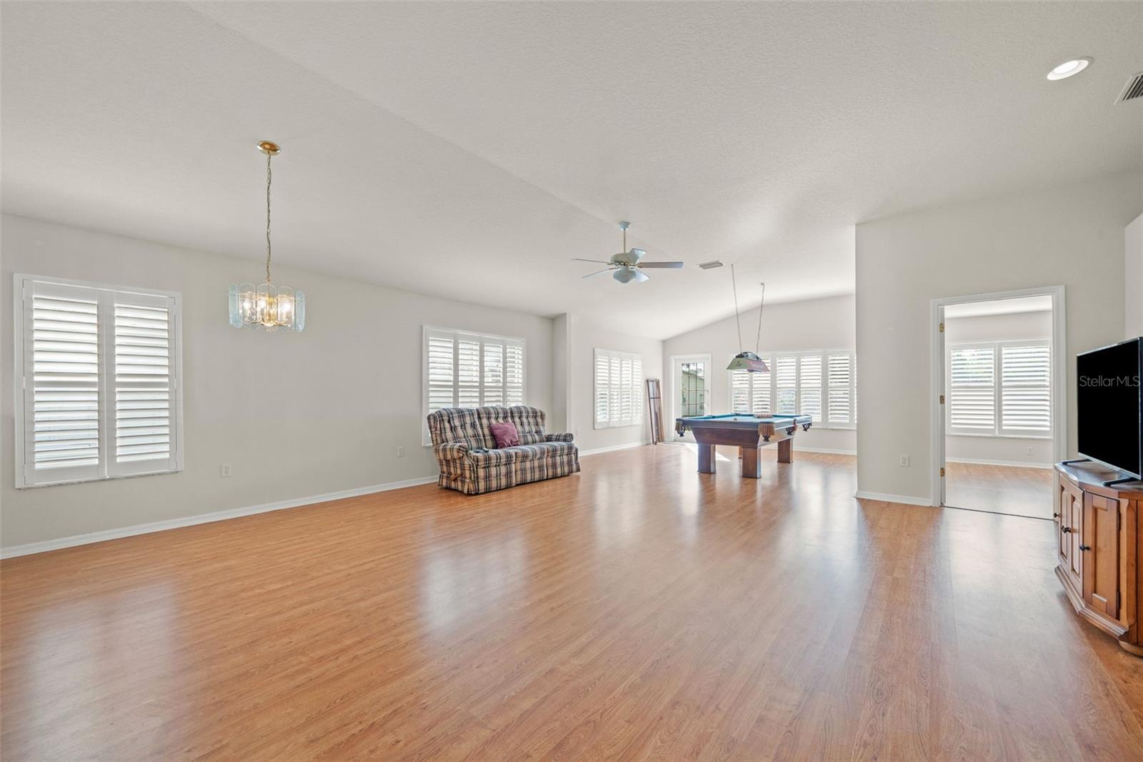 18208 BRELAND DR — photo 13